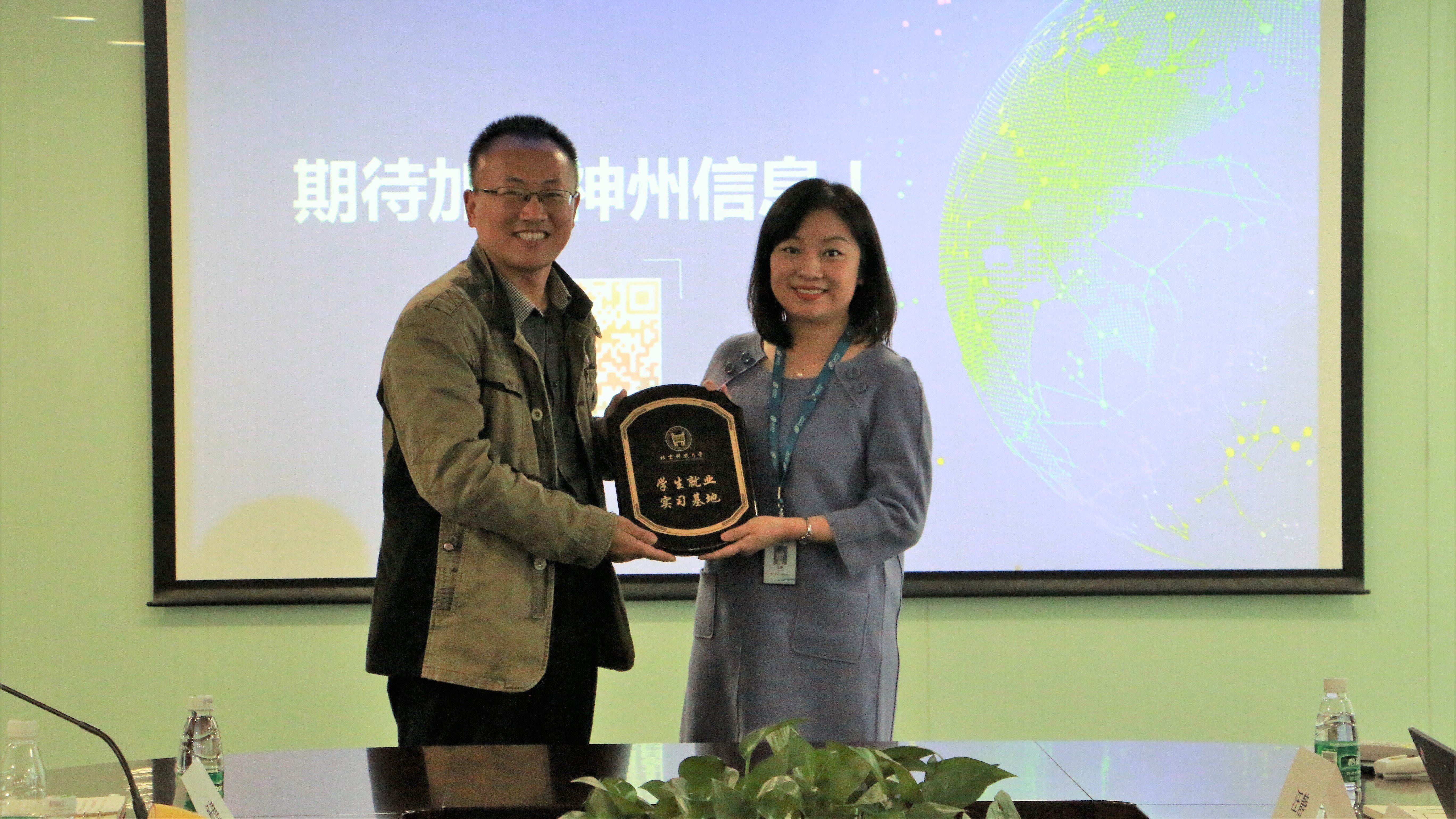 e3b381972552d029582276b87c35d6b1.jpg e3b381972552d029582276b87c35d6b1.jpg